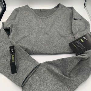 Nike women’s Dri-Fit long sleeve Top Slim Fit